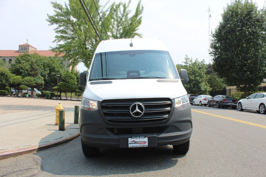 2025 Mercedes-Benz Sprinter 2500 – Reliable Passenger Van