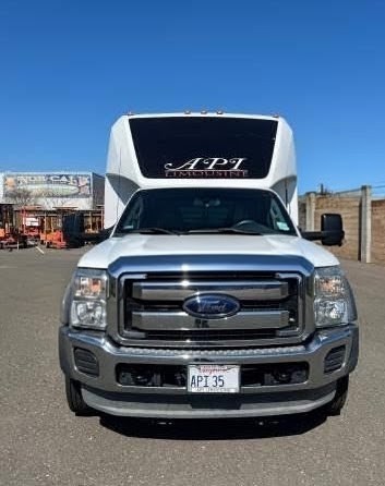 Reliable 2013 Ford F-550 Diesel Shuttle Bus – 27 Passenger