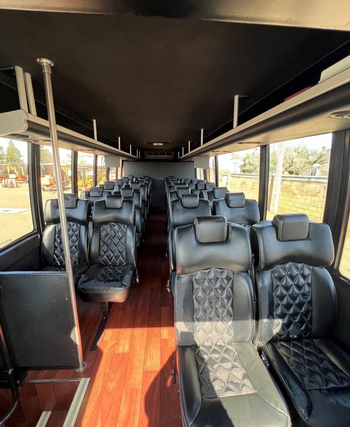 Reliable 2013 Ford F-550 Diesel Shuttle Bus – 27 Passenger