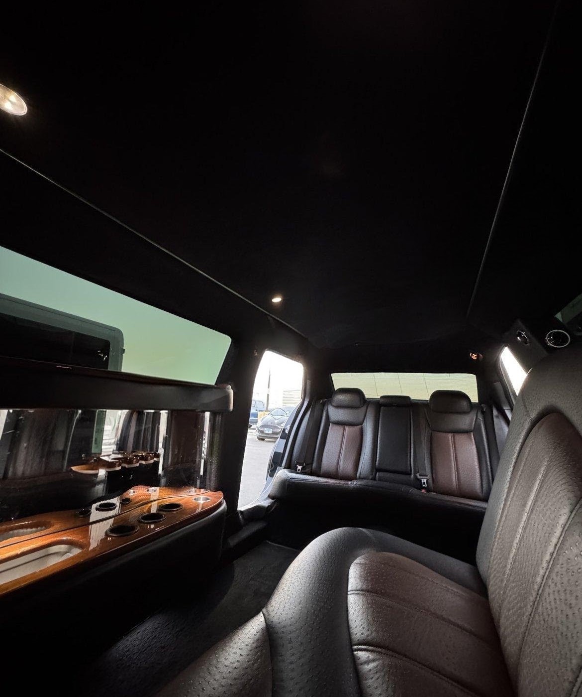 2014 Chrysler 300- Limo