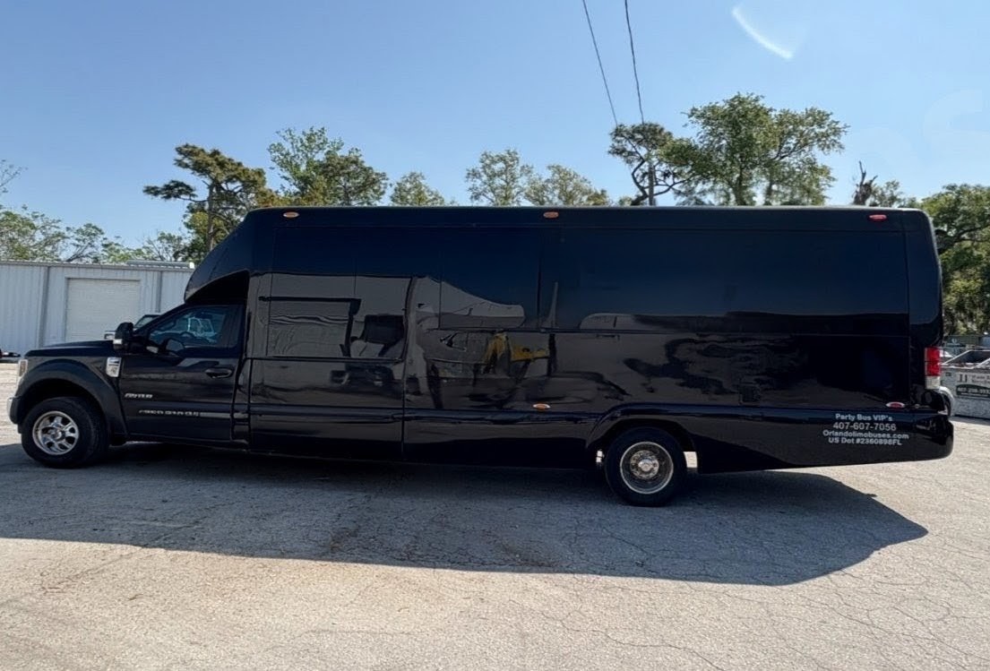 Luxury 2018 Ford F550 Limo Bus with Premium Interior