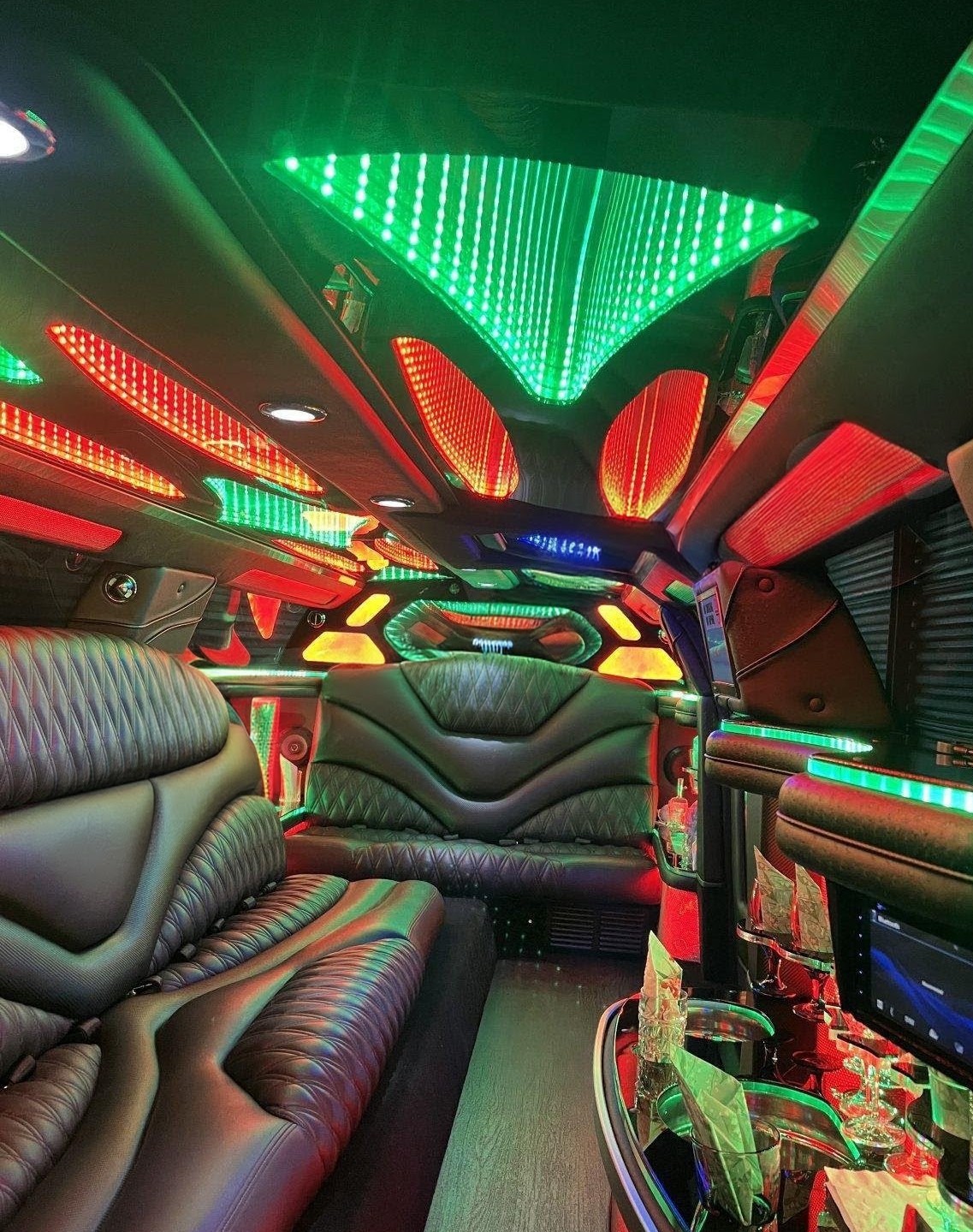 2022 Chrysler 300 Limousine