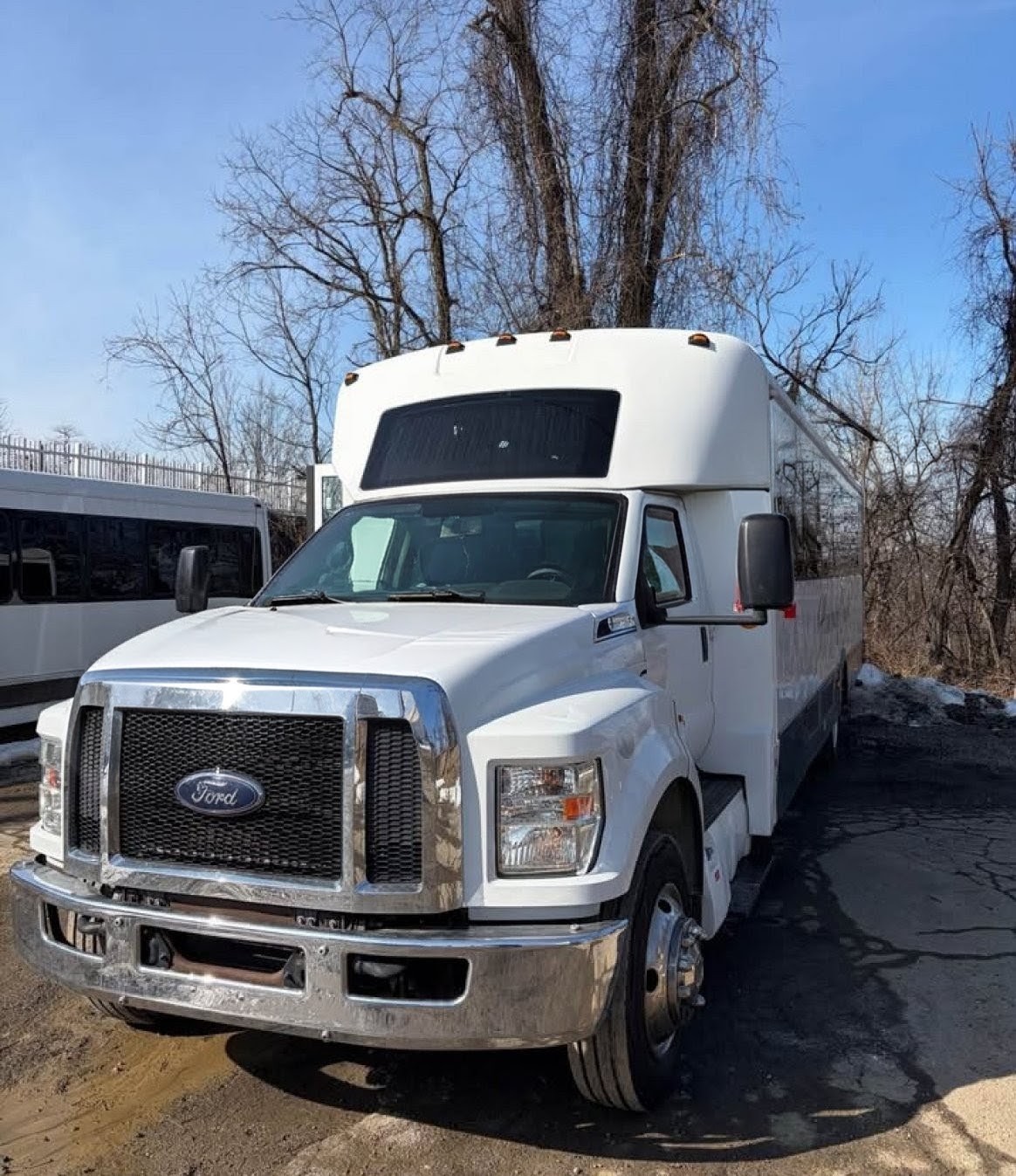Reliable 41 Passenger 2016 Ford F-650 Shuttle Bus
