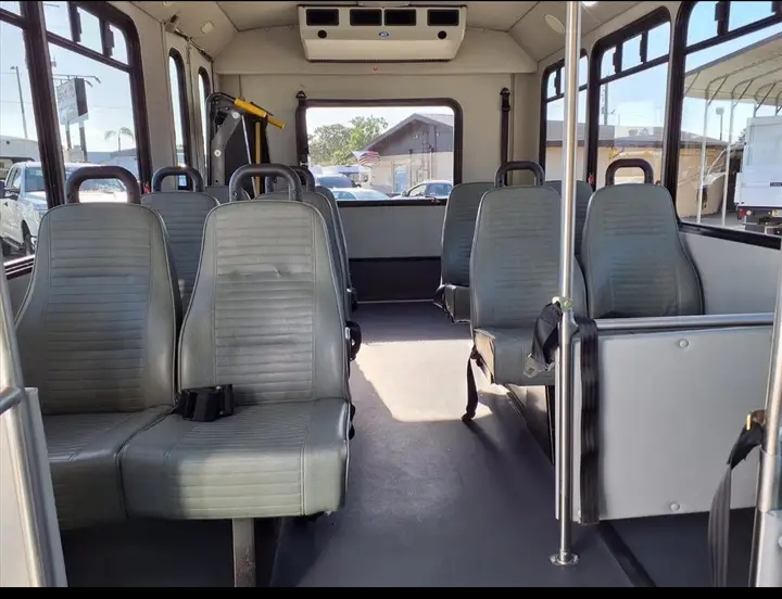 2016 Ford E-350 Shuttle Bus