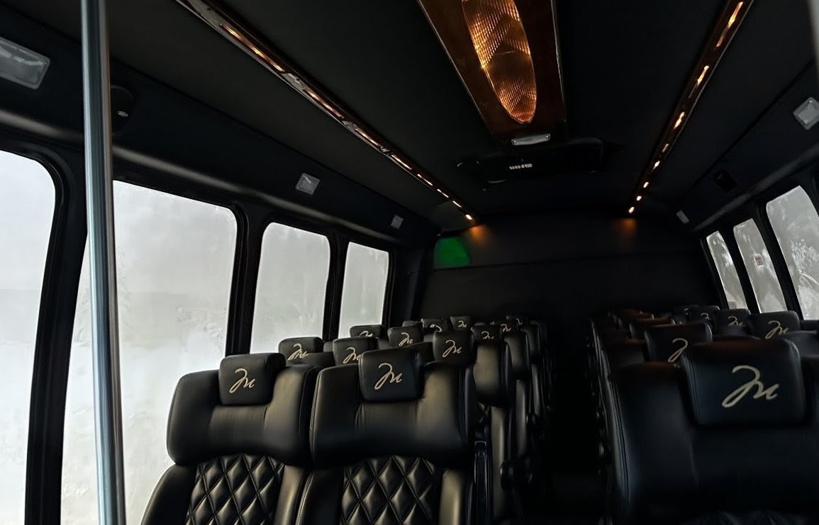 Reliable 2013 Chevrolet 4500 Turtle Top Diesel Shuttle Bus