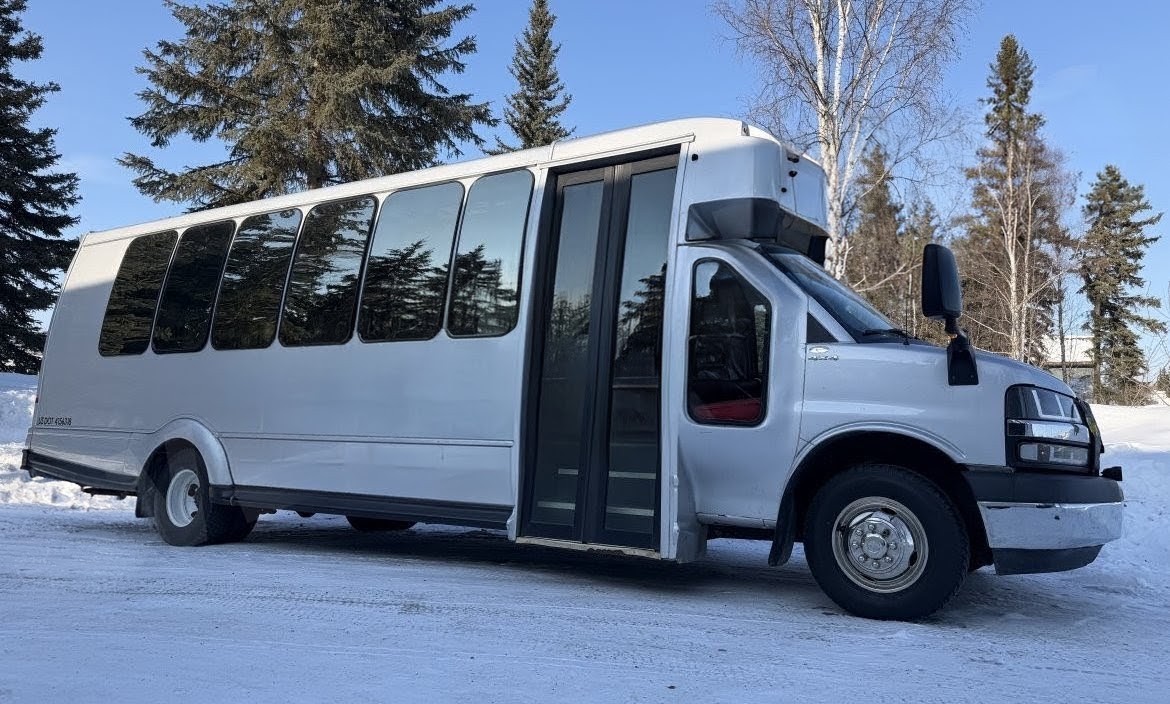 Reliable 2013 Chevrolet 4500 Turtle Top Diesel Shuttle Bus