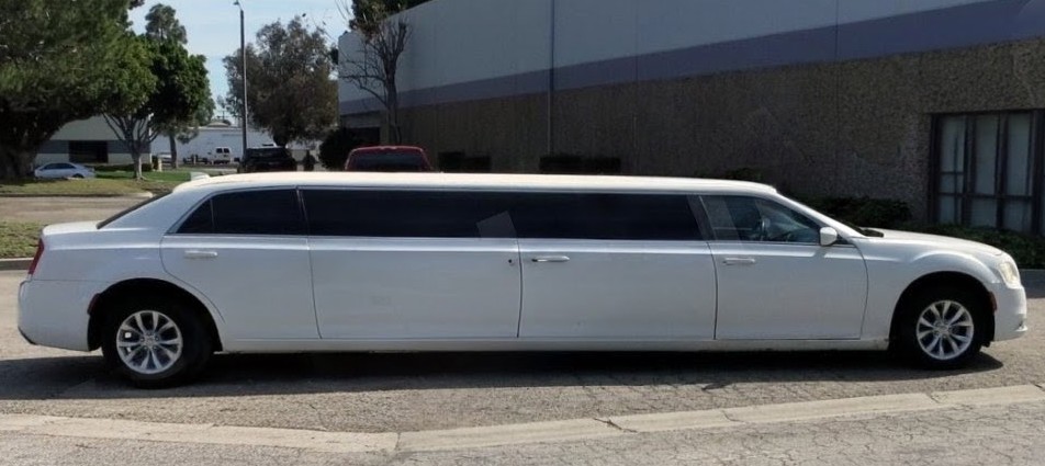 2015 Chrysler 300 Stretch Limousine