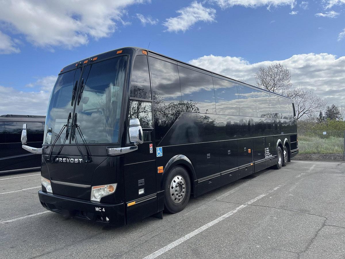 2016 Prevost H3-45 ADA Luxury Charter Bus
