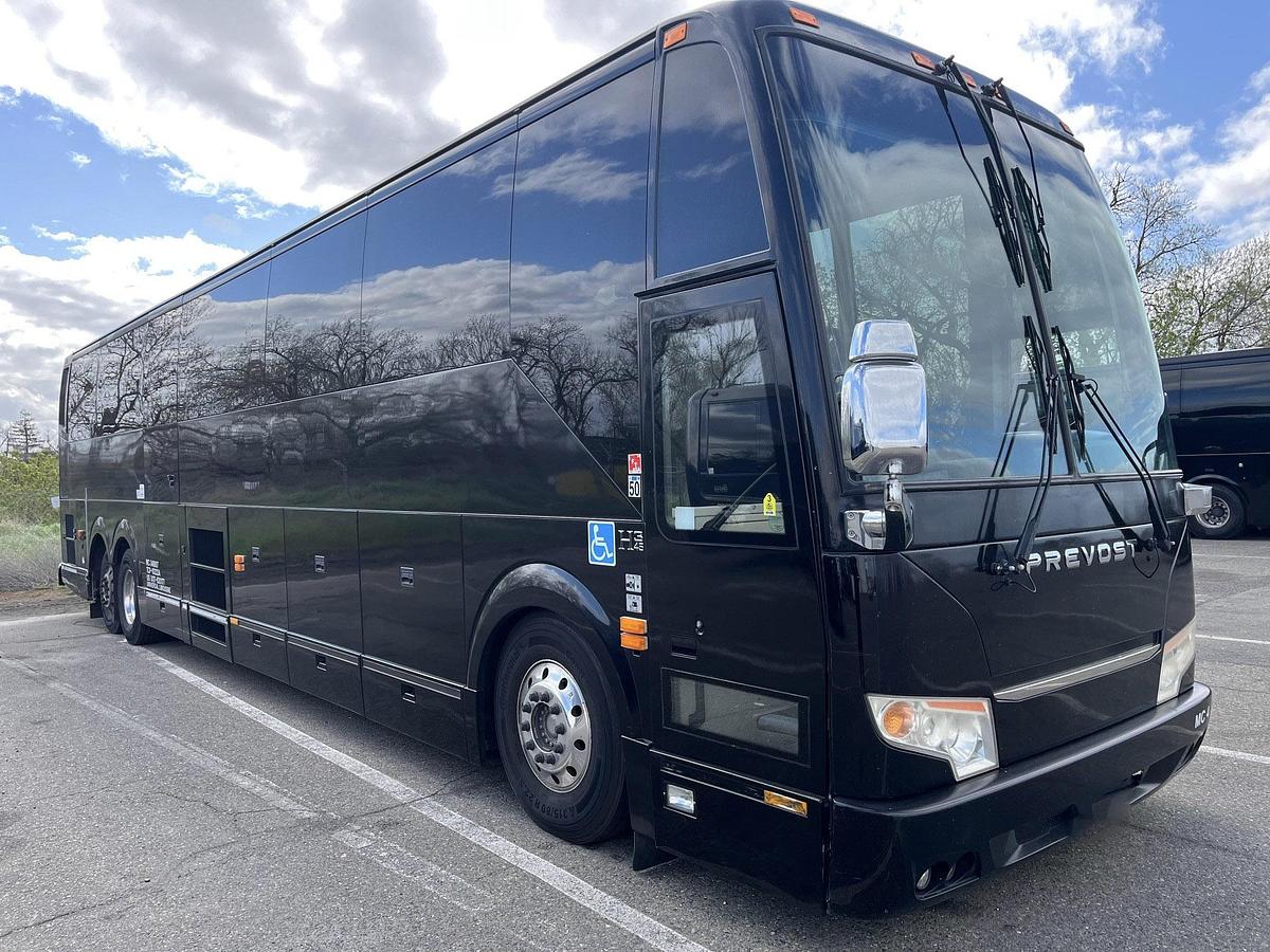 2016 Prevost H3-45 ADA Luxury Charter Bus