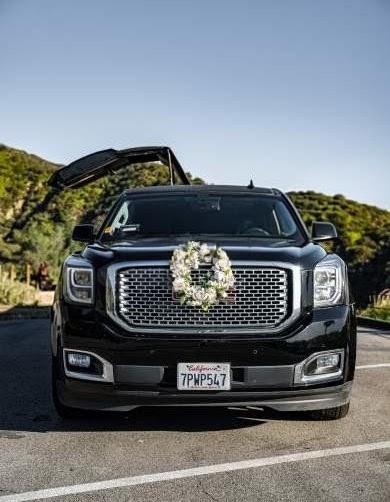 Luxury 20-Passenger 2017 GMC Denali Limousine – Excellent Condition
