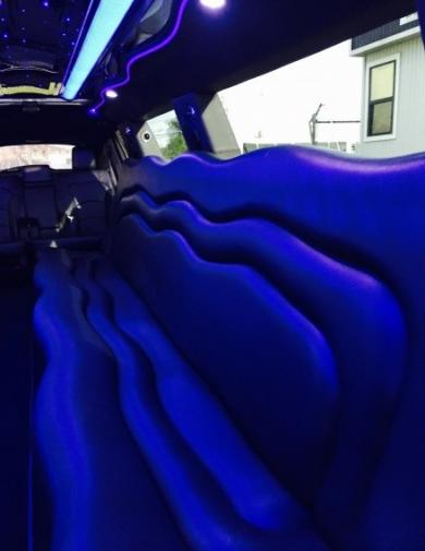 Luxury 2014 Lincoln MKT 14-Passenger Limousine