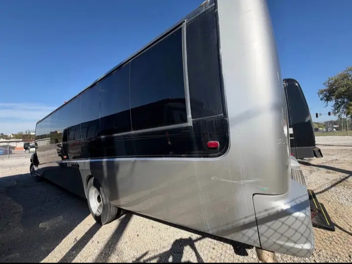 2013 Ford F-650 Shuttle Bus