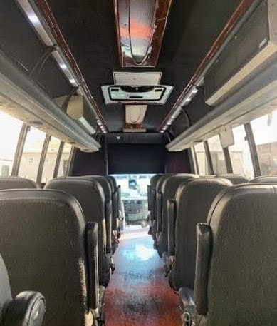 Well-Maintained 2015 Ford F550 Turtle Top Shuttle Bus