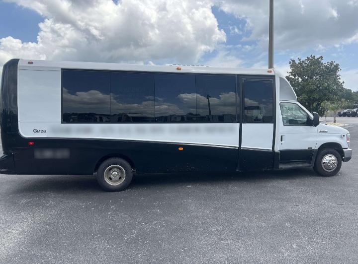 2017 Ford E-450 Shuttle Bus