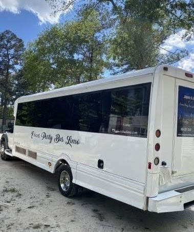 Luxury 28-Passenger 2015 Ford F550 Limo Bus
