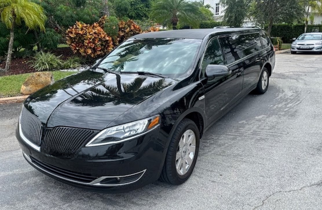 Luxury 2015 Lincoln MKT 10-Passenger Stretch SUV Limousine