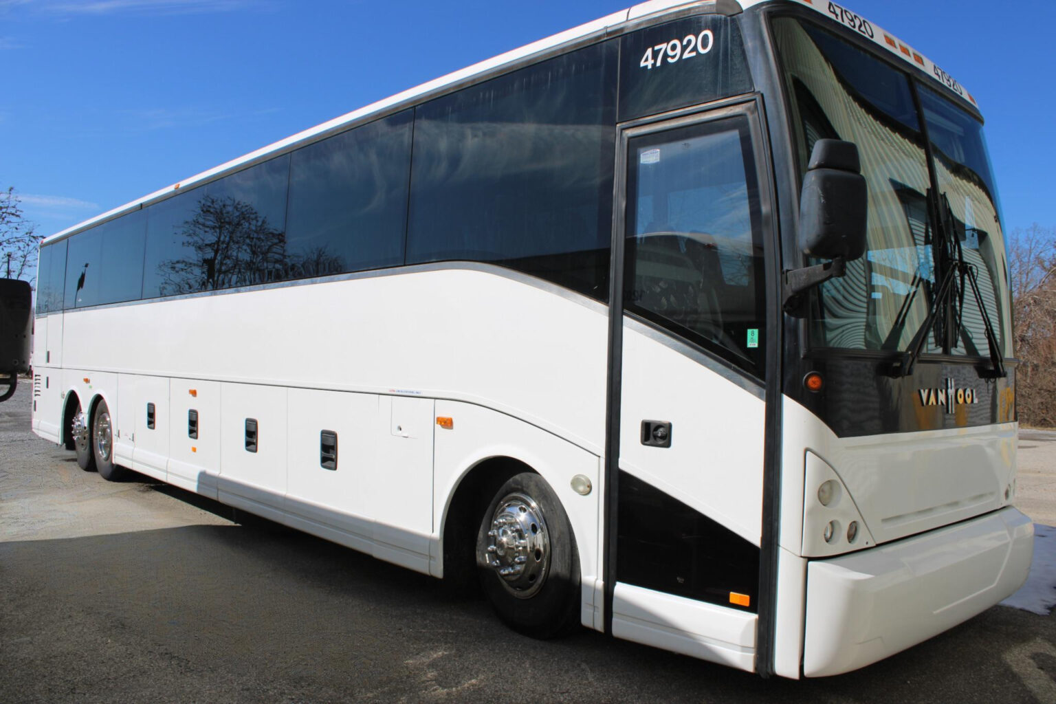 2013 Van Hool C2045 Charter Bus