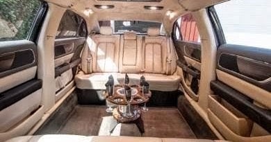Luxury 2017 Lincoln Continental Stretch Limousine