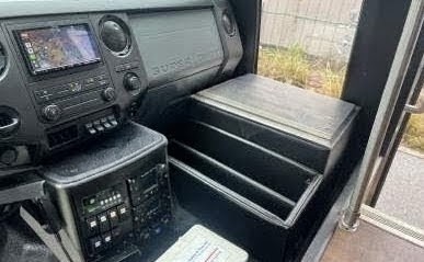 2013 Ford F-550 Glaval Executive Shuttle Bus – 32 Passenger Coach