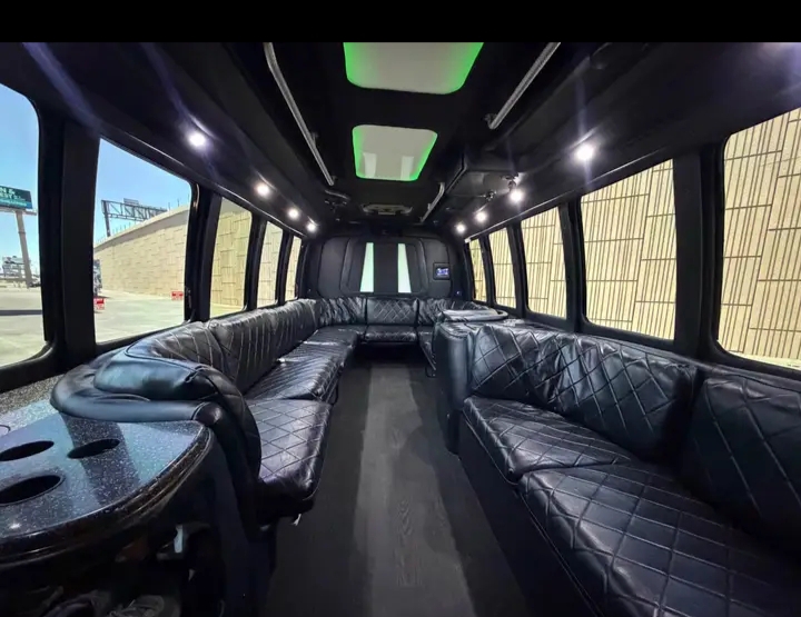 2006 Ford E-450 Limo Bus