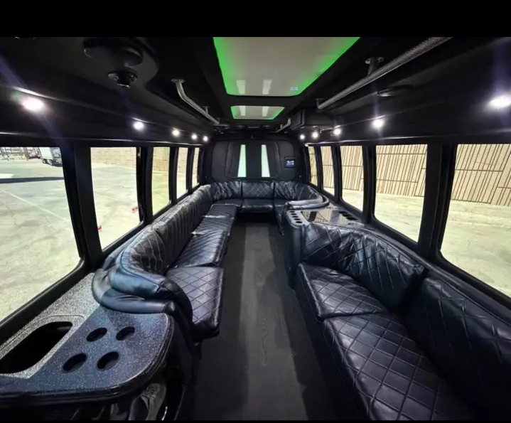 2006 Ford E-450 Limo Bus