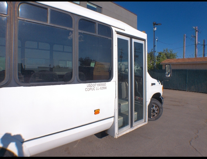 2007 Ford E-350 Shuttle Bus
