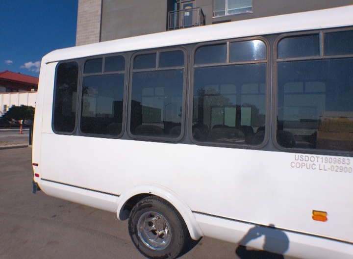 2007 Ford E-350 Shuttle Bus