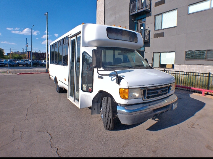 2007 Ford E-350 Shuttle Bus