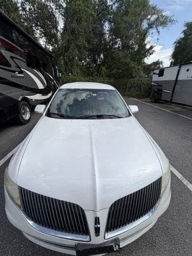 Luxury 2014 Lincoln MKT Stretch Limousine – 10 Passenger