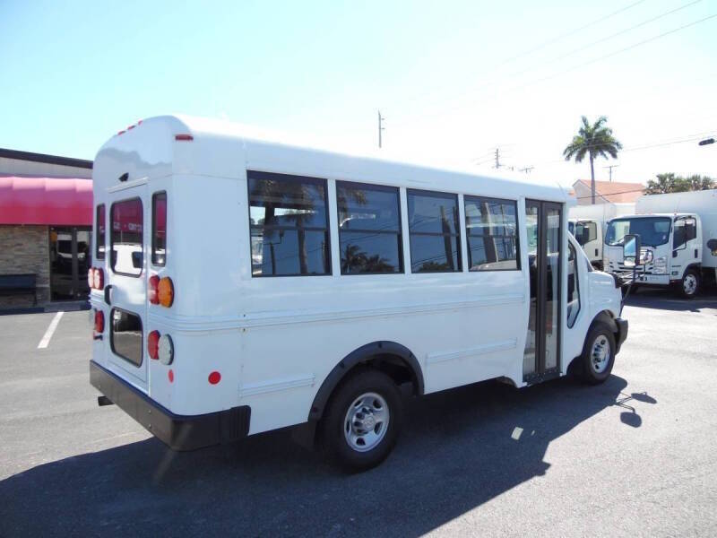 2018 Chevrolet Express 3500 Shuttle Bus