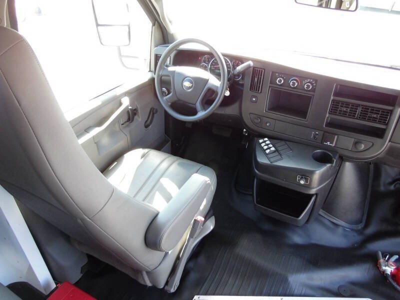 2018 Chevrolet Express 3500 Shuttle Bus