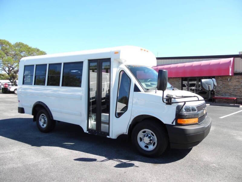 2018 Chevrolet Express 3500 Shuttle Bus