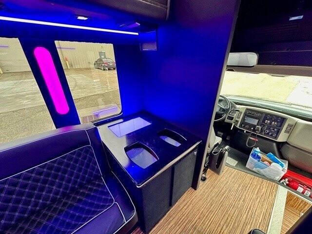 2014 IC Bus AC Series - Mini Limo Bus
