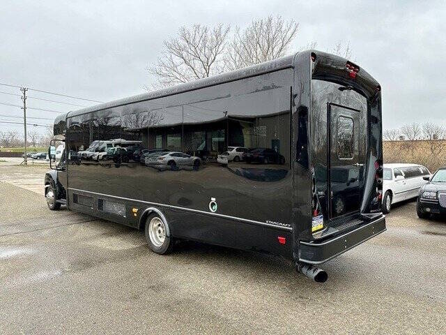 2014 IC Bus AC Series - Mini Limo Bus