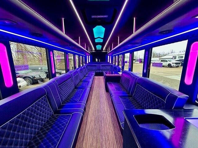 2014 IC Bus AC Series - Mini Limo Bus