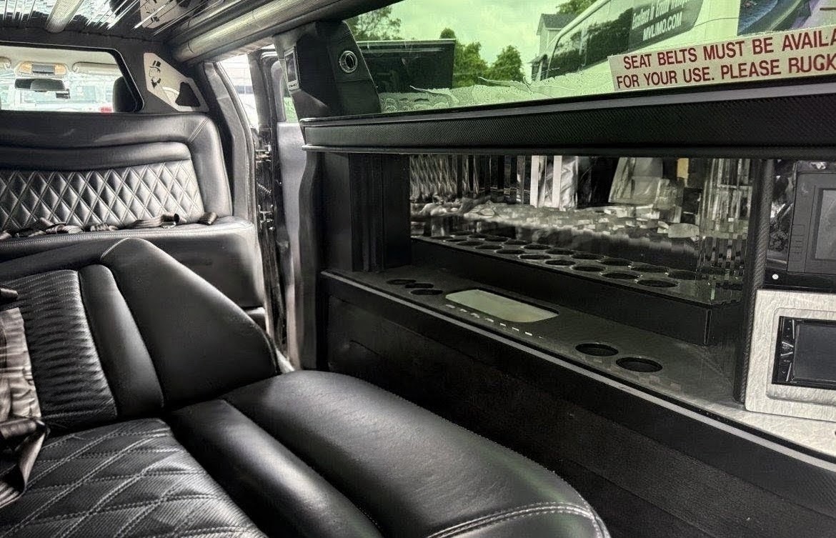 2018 Chrysler 300 Stretch Limousine – Loaded with Premium Features