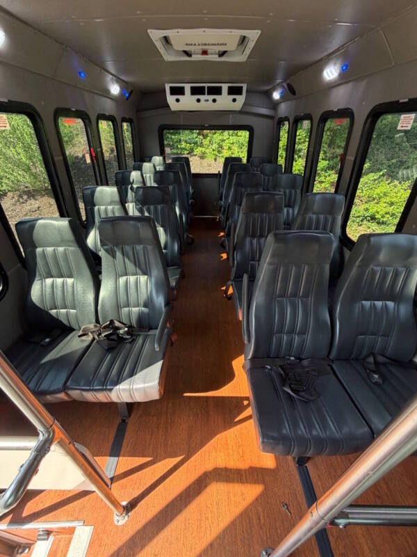 2018 Ford E-450 Executive Shuttle Bus