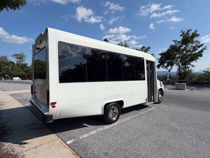 2018 Ford E-450 Executive Shuttle Bus