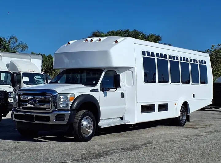 2016 Ford F-550 Shuttle Bus