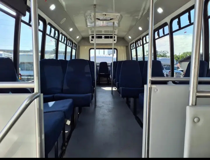 2016 Ford F-550 Shuttle Bus