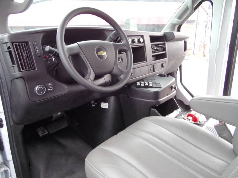 2019 Chevrolet Express 3500 Shuttle Bus