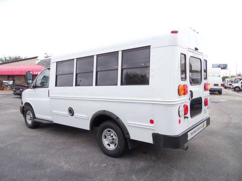 2019 Chevrolet Express 3500 Shuttle Bus