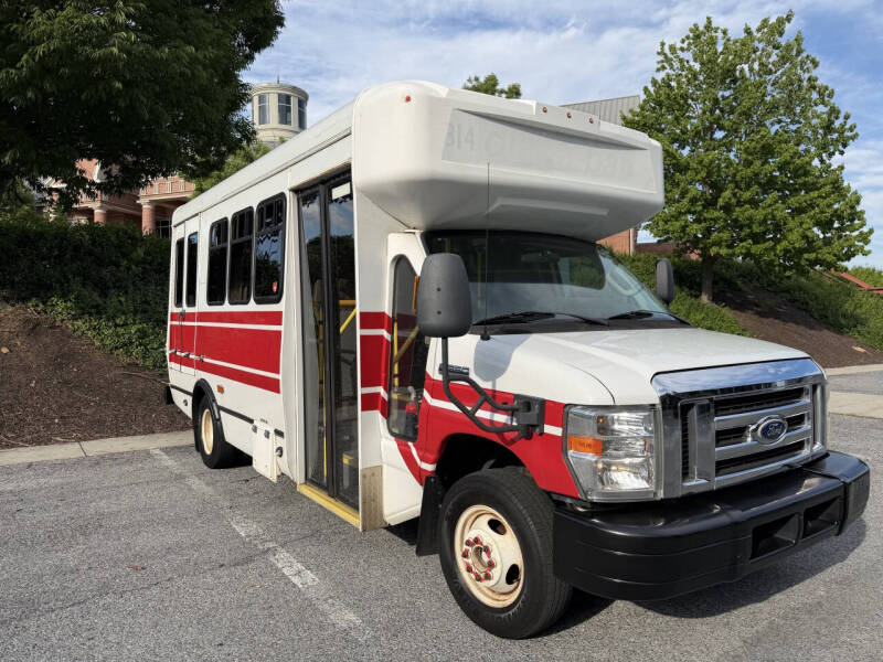2016 Ford E-350 Wheelchair Shuttle Bus