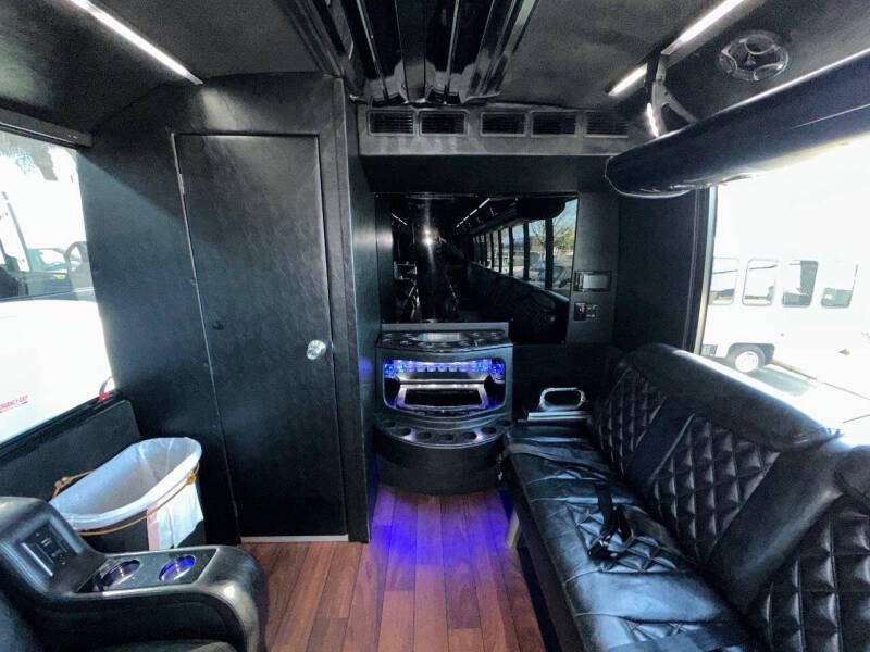 2014 Freightliner M2 106 Luxury Limo Bus