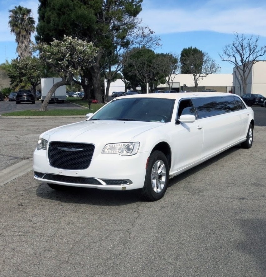 2015 Chrysler Pinnacle 300 Limousine