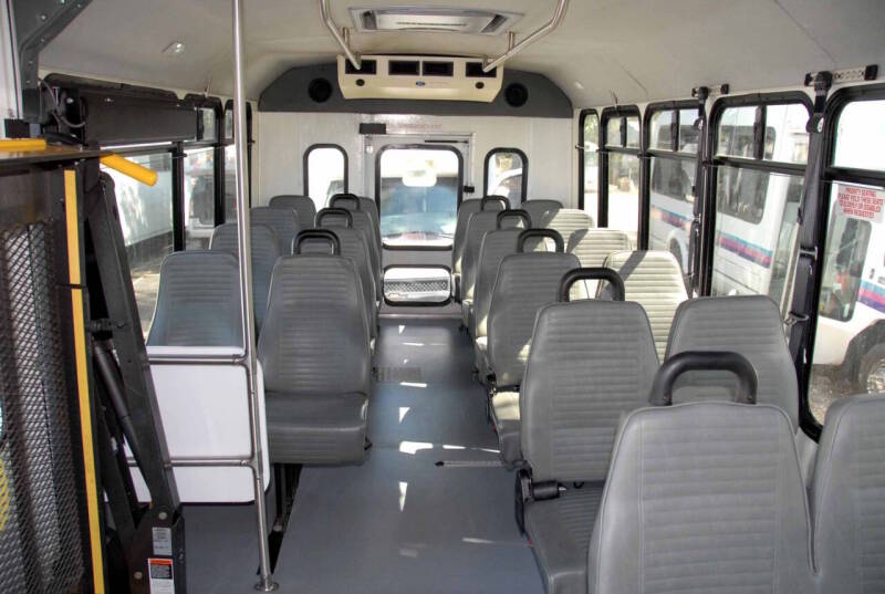 2017 Ford E-450 Eldorado Shuttle Bus