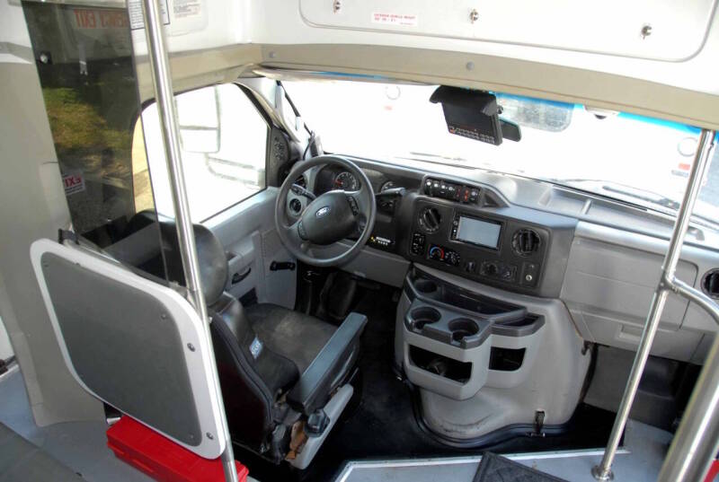 2017 Ford E-450 Eldorado Shuttle Bus