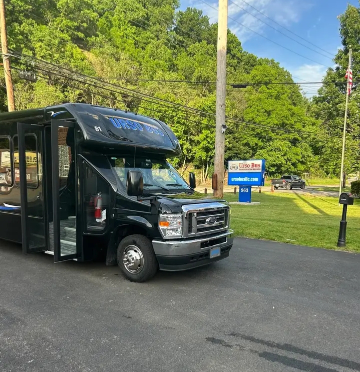 2025 Ford E-450 Shuttle Bus