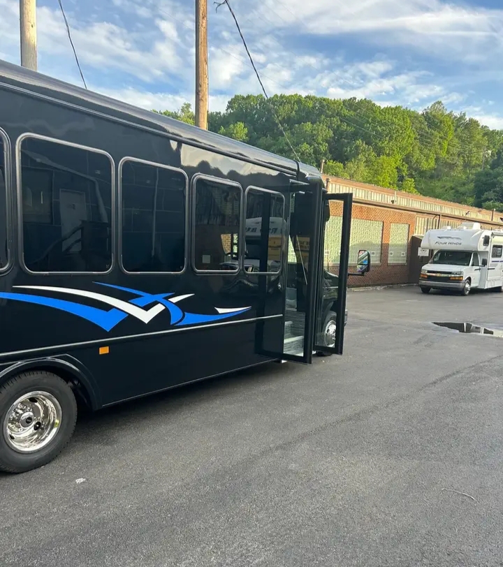 2025 Ford E-450 Shuttle Bus