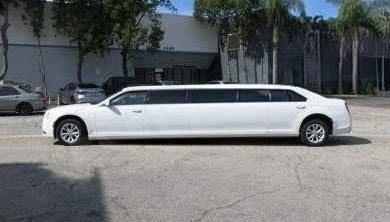 2015 Chrysler 300 Limousine – Luxury Stretch Limo